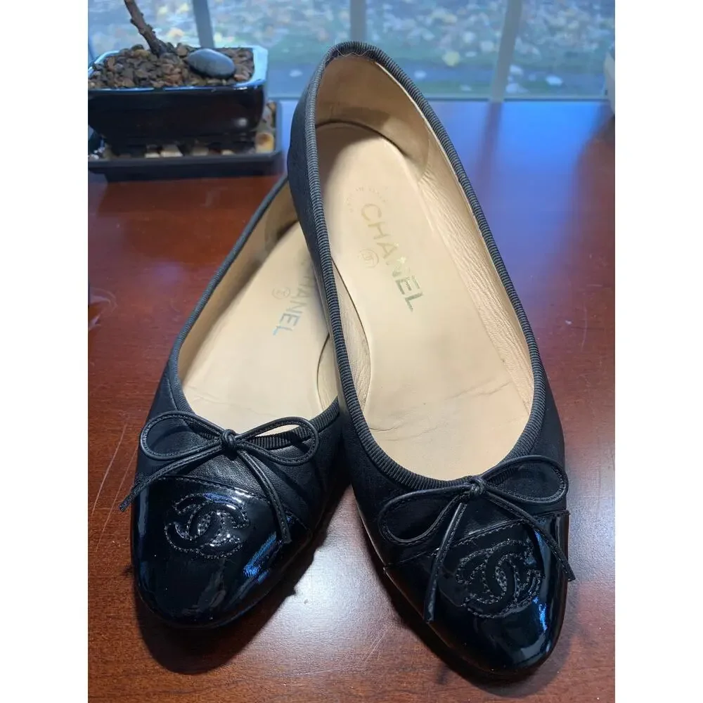 Authentic Chanel Lambskin Leather Ballet Flats 36.5 Black CC Bow Patent Cap Toe